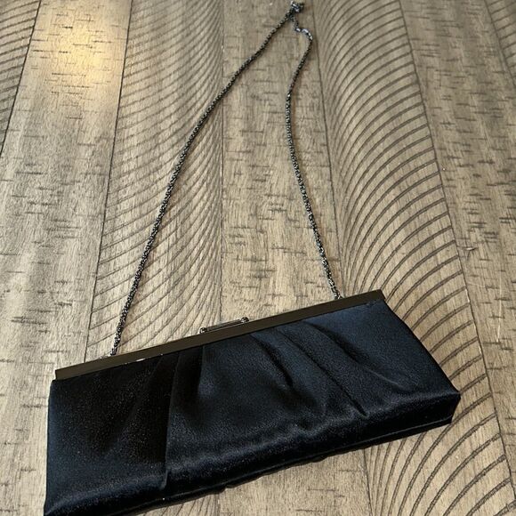 Luxe Tufted Satin Clutch w/17” drop. Security clasp Driver’s license 🪪 slot - Picture 16 of 17